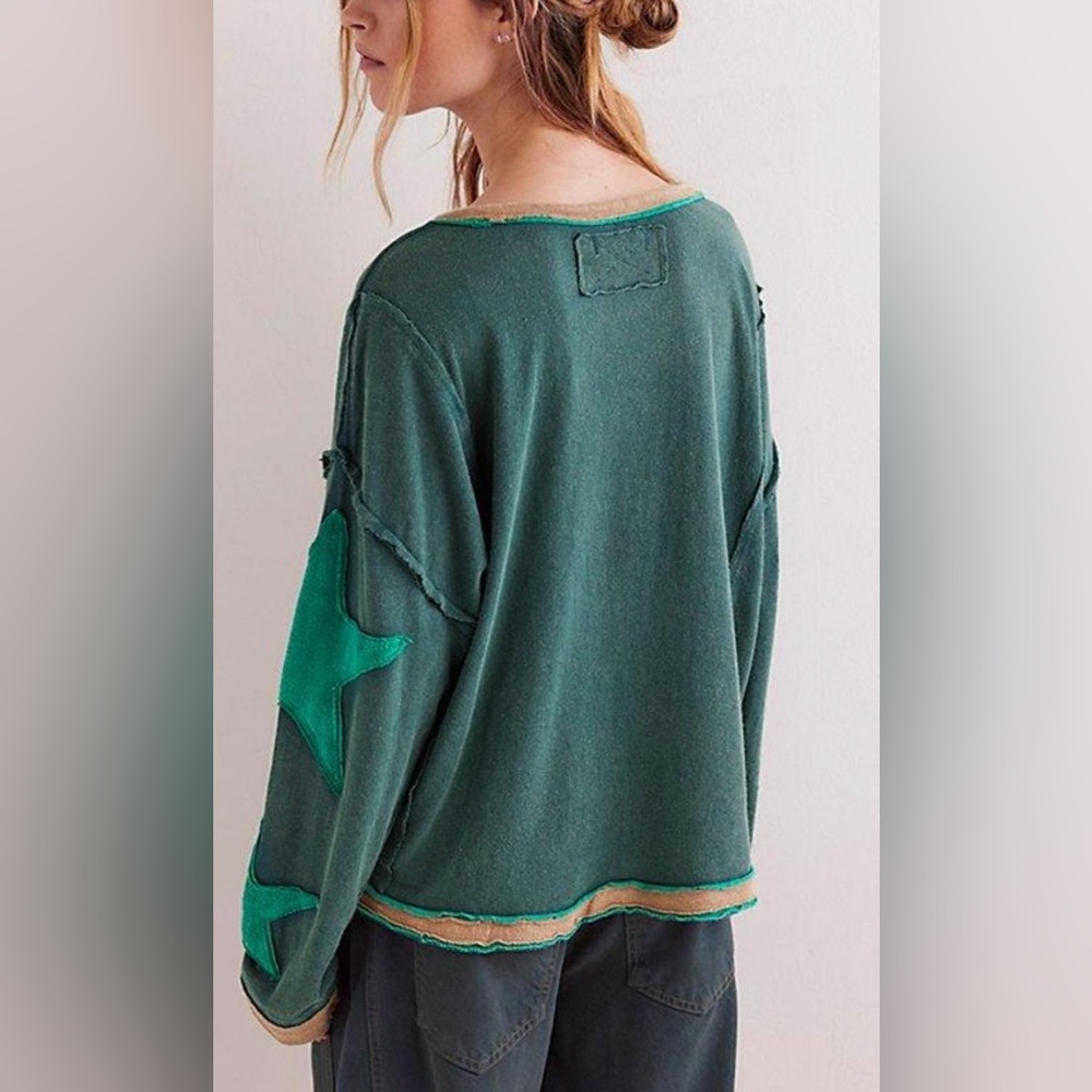 New Free People You're A Star Long-Sleeved Tee Shirt Green Stars Combo Size XS - Picture 2 of 11